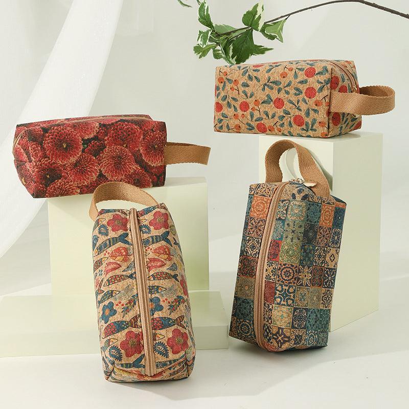Portable large capacity cosmetics bag - F.B DAISY