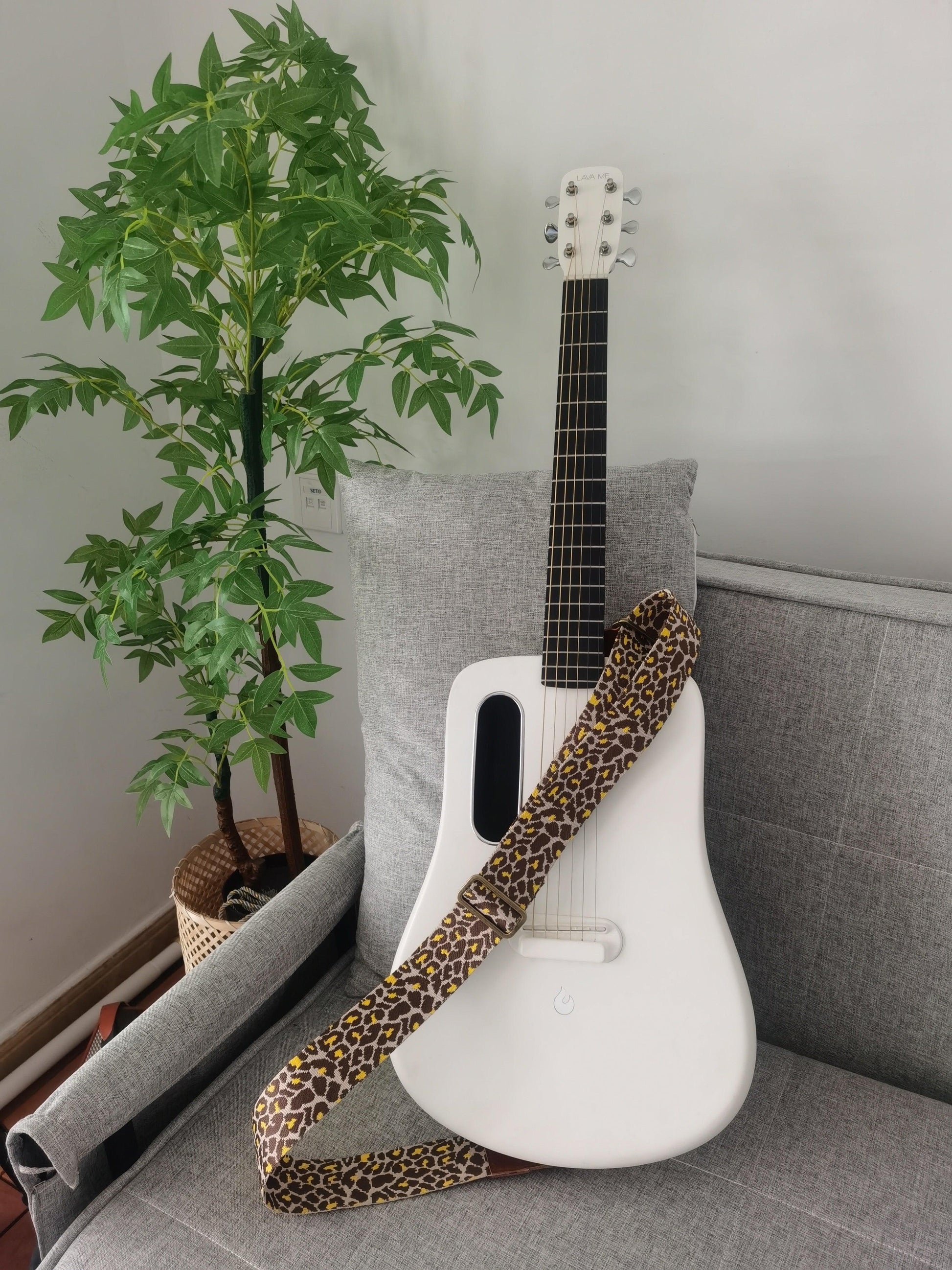 Polyester Guitar Strap with leopard print. - F.B DAISY