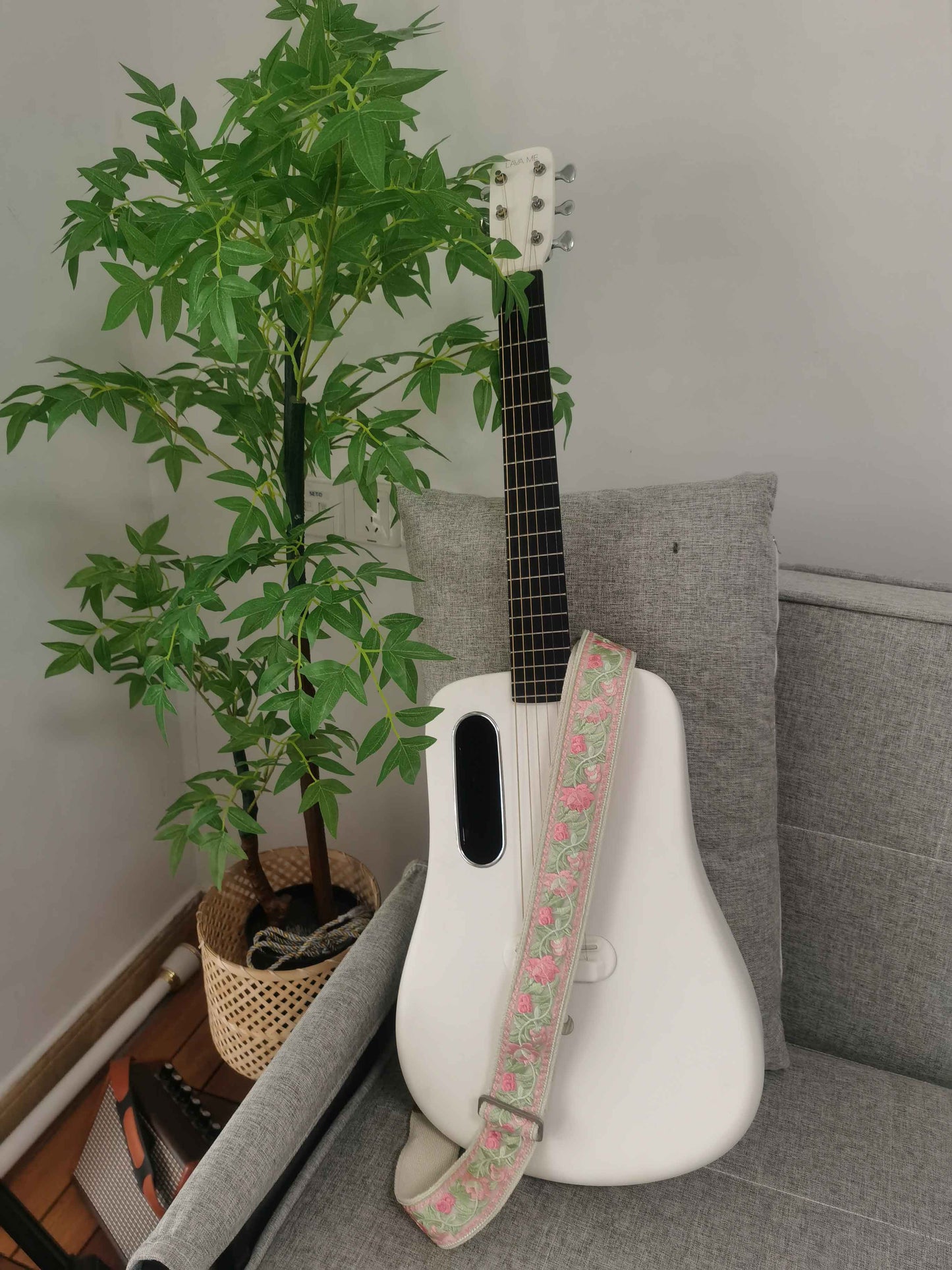 Polyester Guitar Strap with Pink flower embroidery