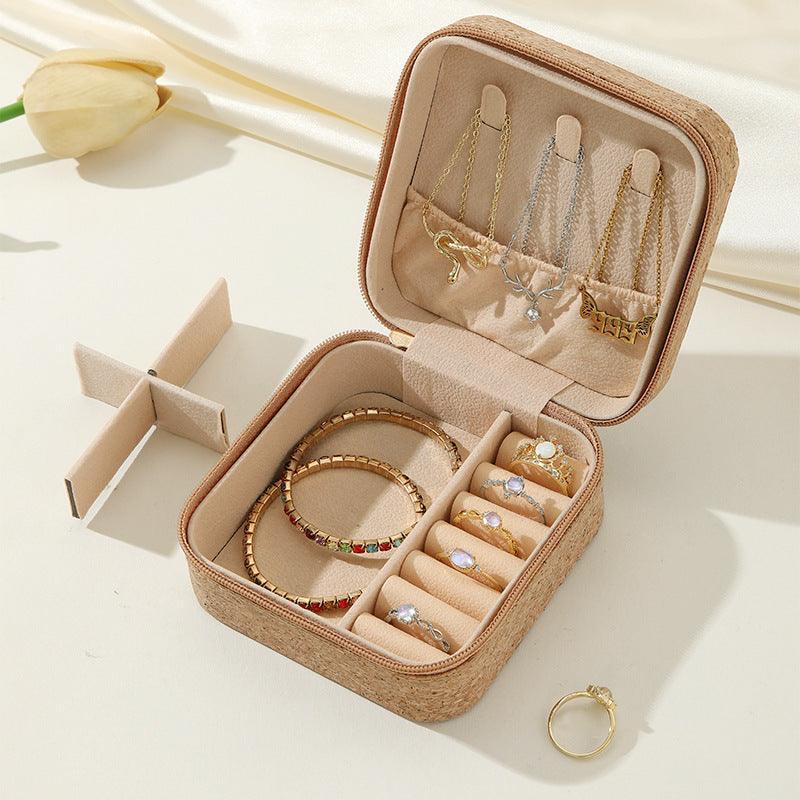 Vintage printed jewelry box - F.B DAISY